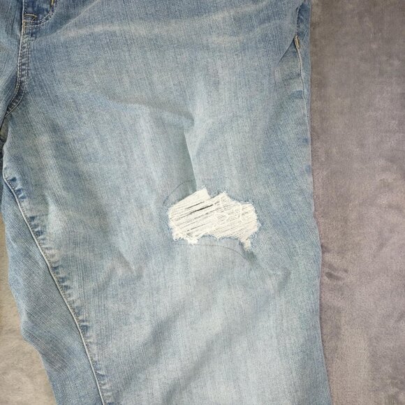 Torrid Women's 26 Denim Blue Distressing Vintage Raw Hem Crop Boyfriend Jeans - Picture 7 of 10